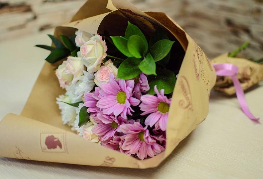 Букет цветов из: Розы и Хризантемы в Калужской Краснодарский край