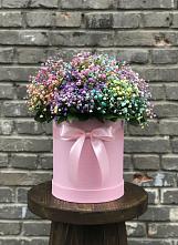 Цветочная композиция из Гипсофила и Розы в шляпной коробке в Калужской Краснодарский край