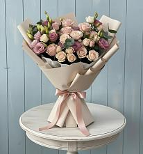 Букет цветов из:  Розы и Лизиантусы в Калужской Краснодарский край