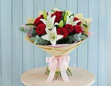 Букет цветов из:  Лилии и Розы в Калужской Краснодарский край