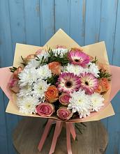 Букет цветов из:  Розы, Герберы и Хризантемы в Калужской Краснодарский край