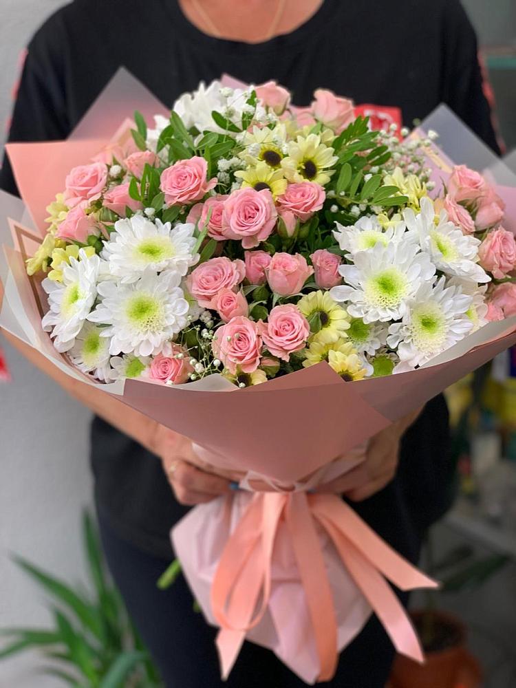 Букет цветов из: Розы и Хризантемы в Калужской Краснодарский край