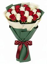 Букет Микс из красных и белых роз в Калужской Краснодарский край