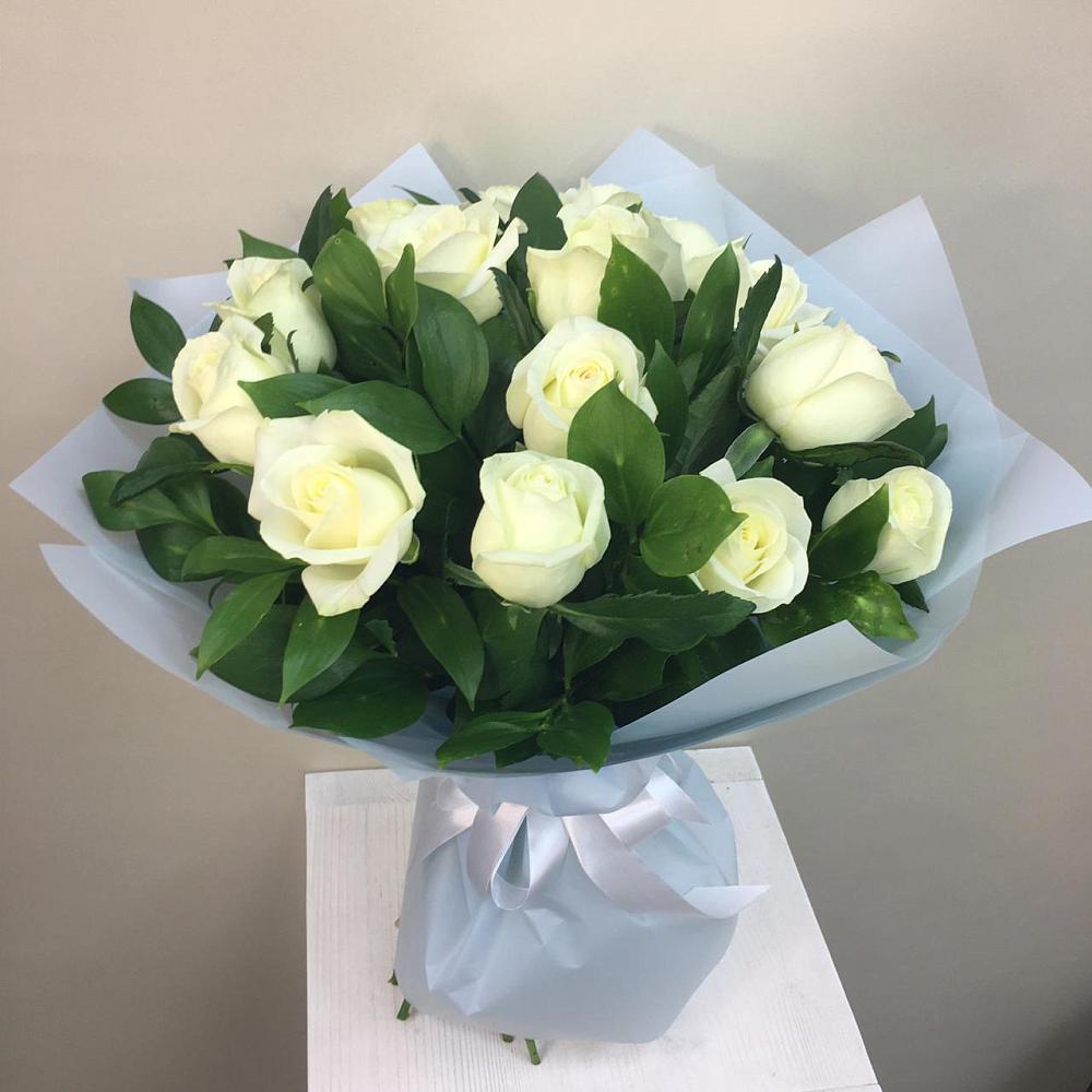 Букет 15 Белых роз Проуд в Калужской Краснодарский край