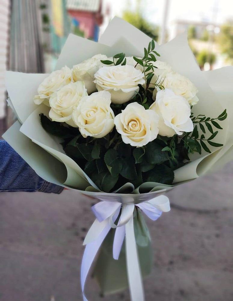 Букет Белые розы Проуд в Калужской Краснодарский край