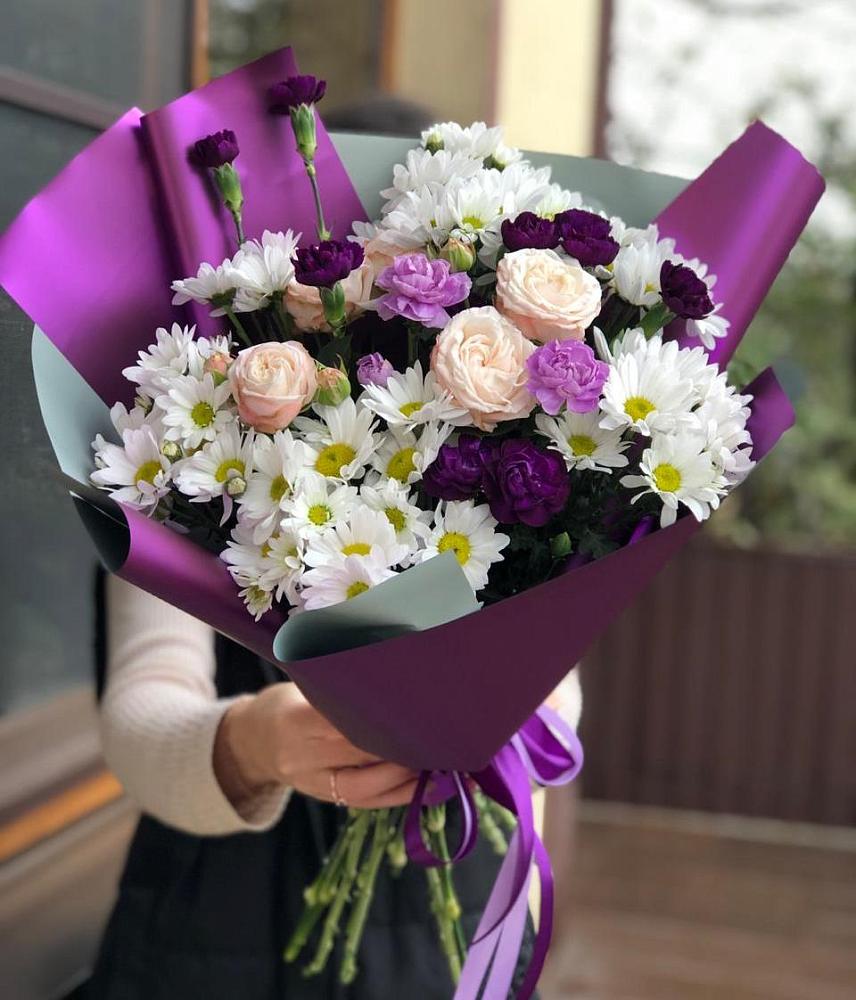 Букет цветов из: Хризантемы, Гвоздики и Розы в Калужской Краснодарский край