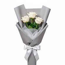 Букет 3 белые розы в Калужской Краснодарский край