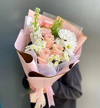 Букет цветов из:  Хризантемы и Розы в Калужской Краснодарский край
