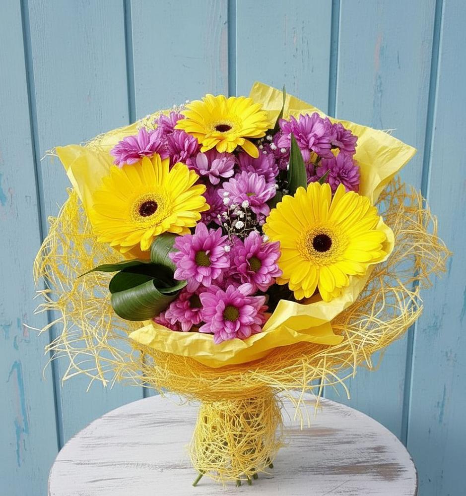 Букет цветов из: Хризантемы и Герберы в Калужской Краснодарский край