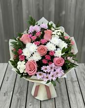 Букет цветов из:  Альстромерии, Гвоздики, Розы и Хризантемы в Калужской Краснодарский край