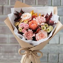 Букет цветов из:  Гвоздики, Хризантемы и Розы в Калужской Краснодарский край