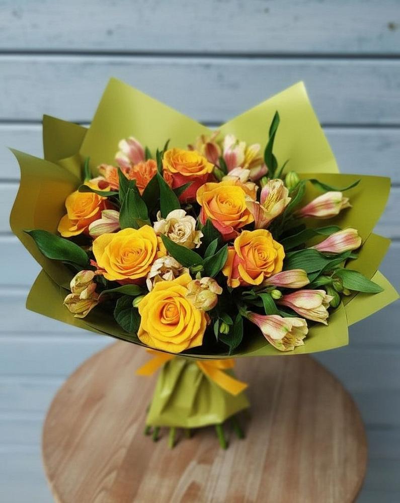 Букет цветов из: Альстромерии и Розы в Калужской Краснодарский край