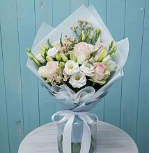 Букет цветов из:  Розы и Лизиантусы в Калужской Краснодарский край