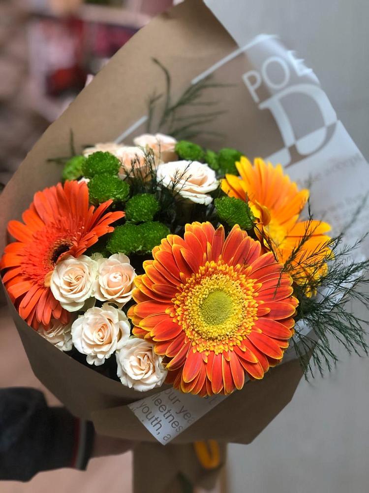 Букет цветов из: Герберы, Хризантемы и Розы в Калужской Краснодарский край