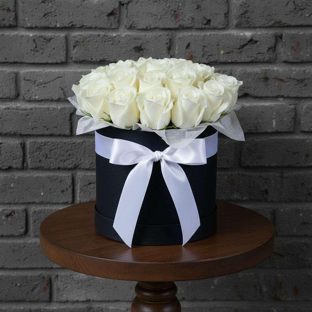 Цветочная композиция из Розы в шляпной коробке в Калужской Краснодарский край