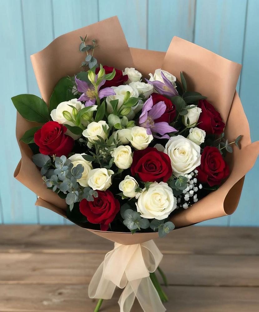 Букет цветов из: Розы и Альстромерии в Калужской Краснодарский край