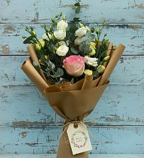 Букет цветов из:  Розы и Лизиантусы в Калужской Краснодарский край