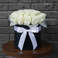 Цветочная композиция из Розы в шляпной коробке в Калужской Краснодарский край