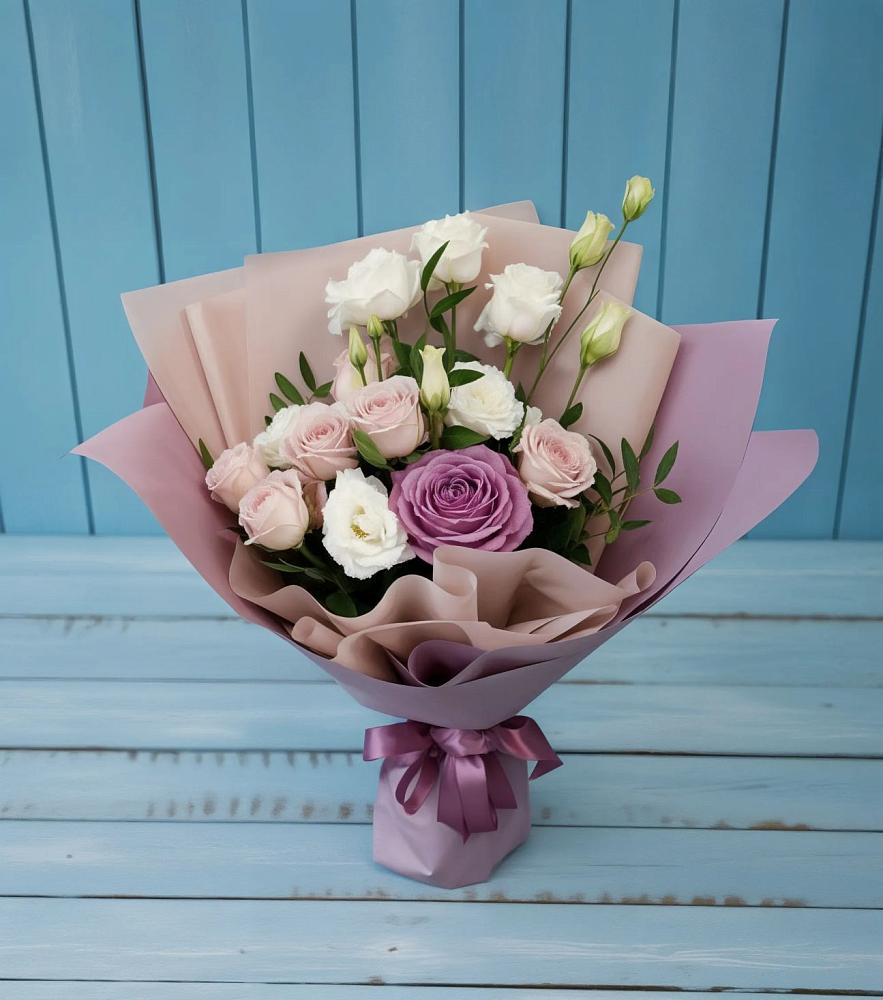 Букет цветов из: Розы и Лизиантусы в Калужской Краснодарский край